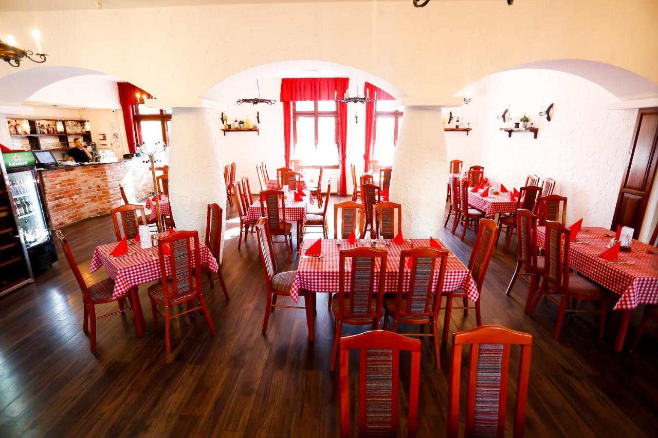 Un Pizzico Di Italiano Etterem Es Panzio Bed & Breakfast Nyiregyhaza Exterior photo